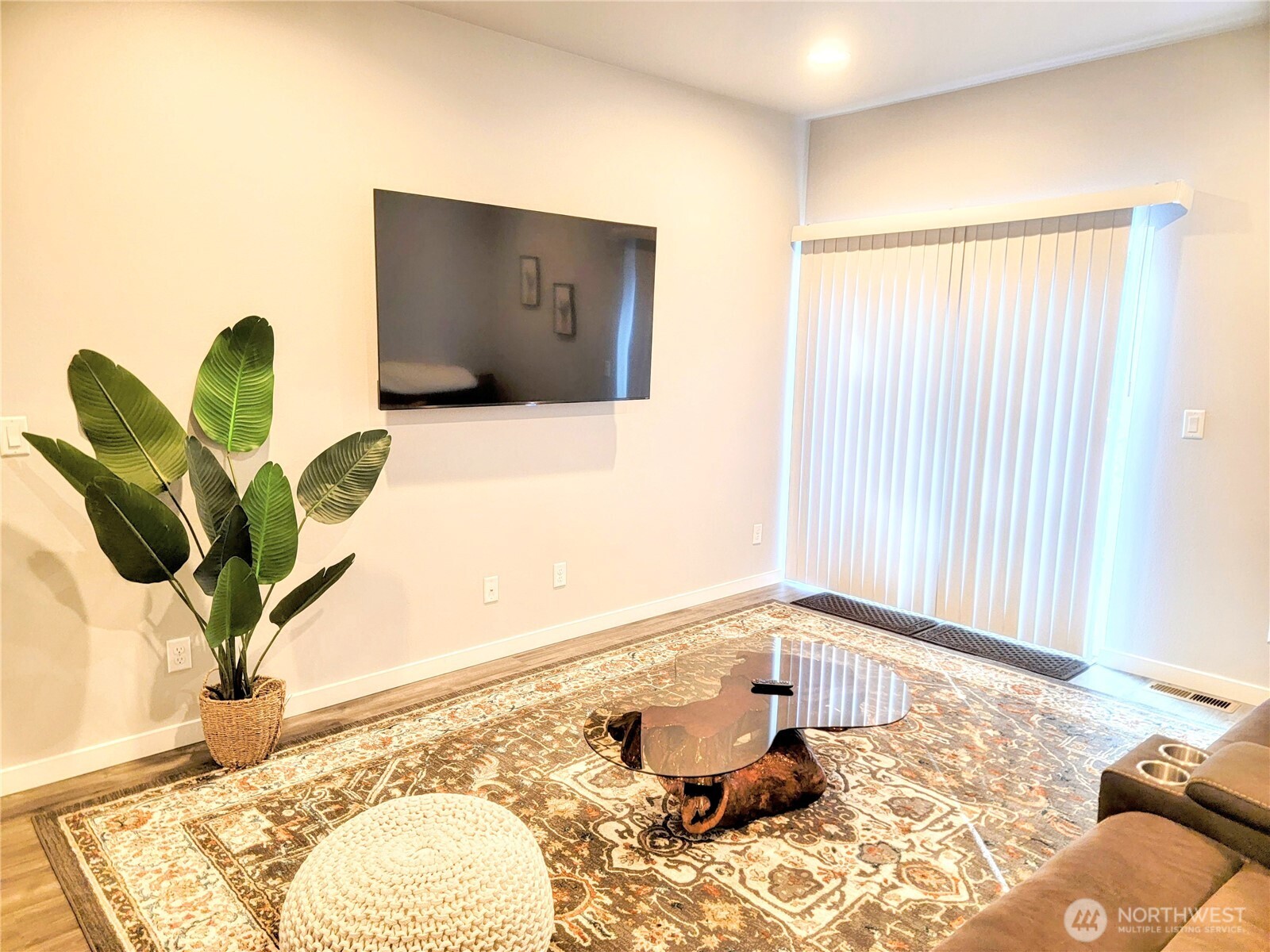 32 Sunset Boulevard