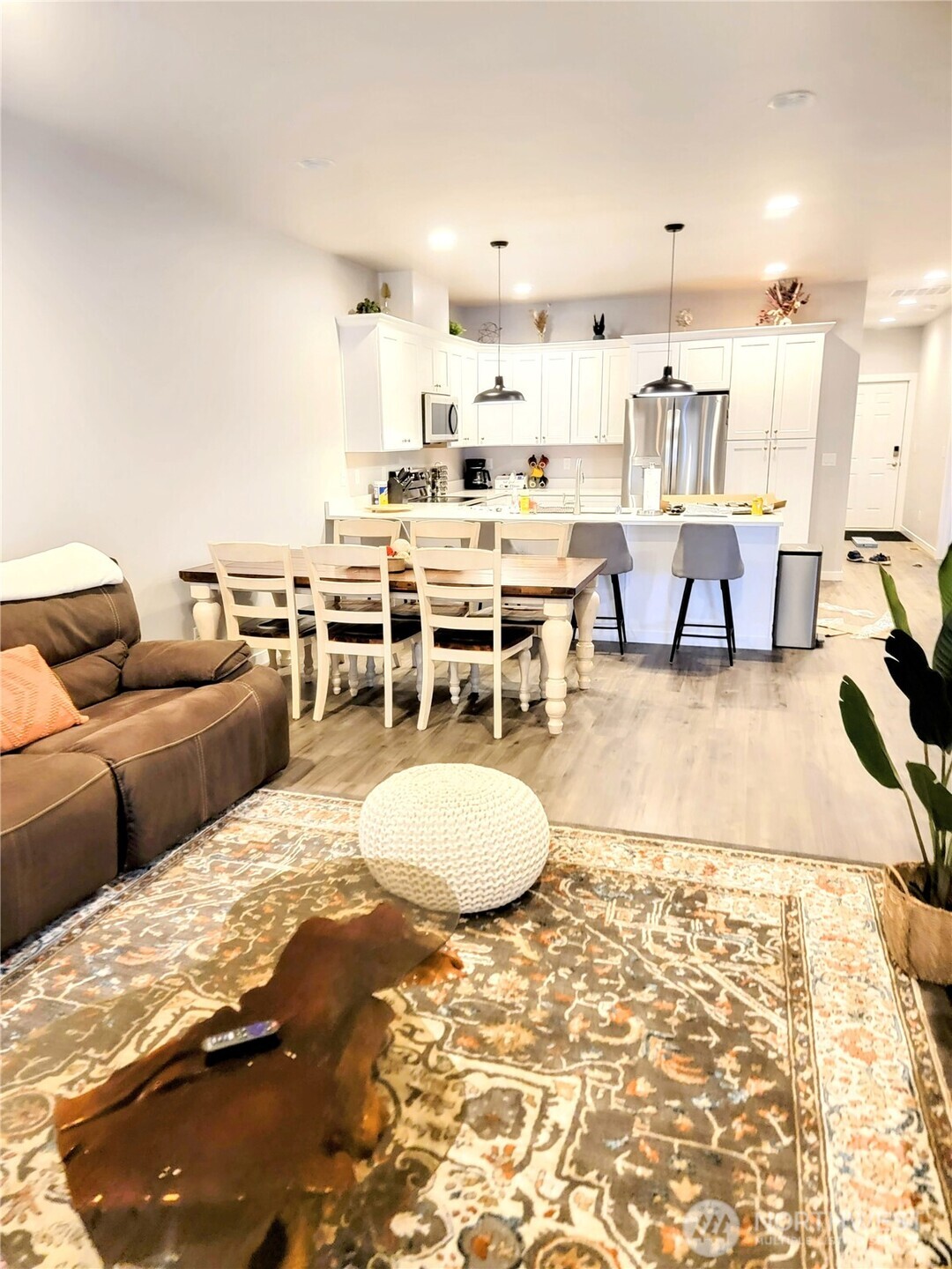 32 Sunset Boulevard