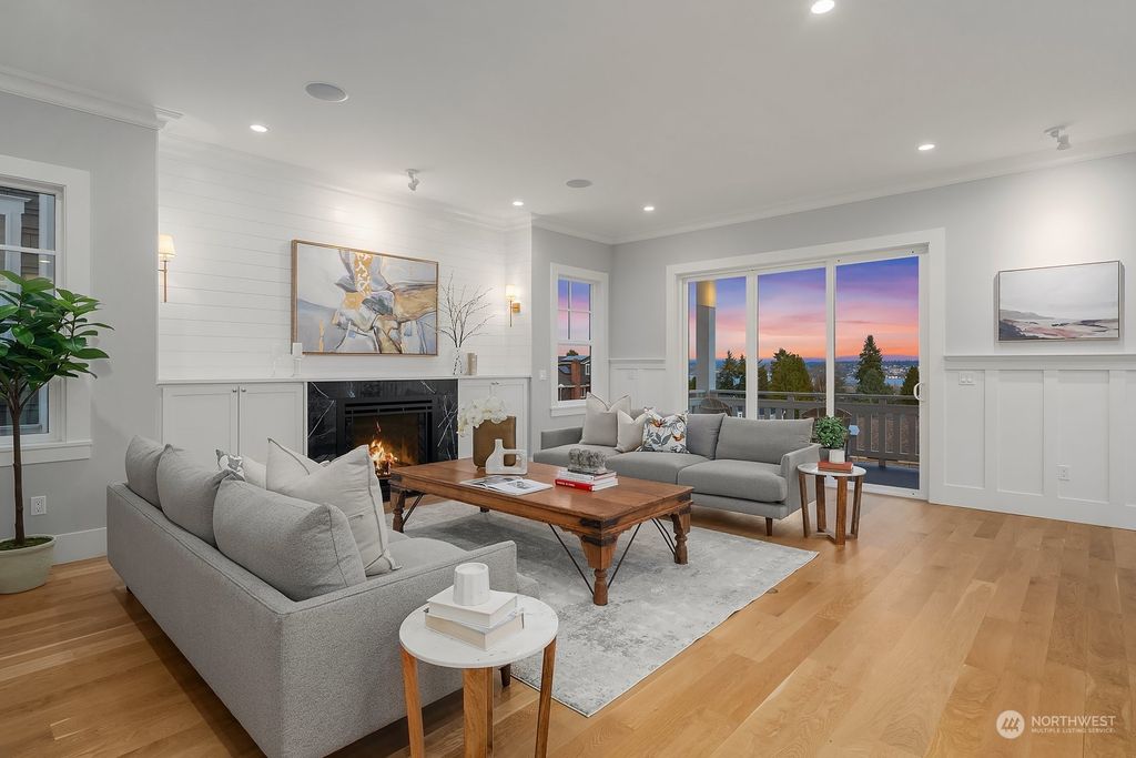 Photo of 6557 52nd Avenue NE, Seattle, WA 98115 (MLS # 2188439)