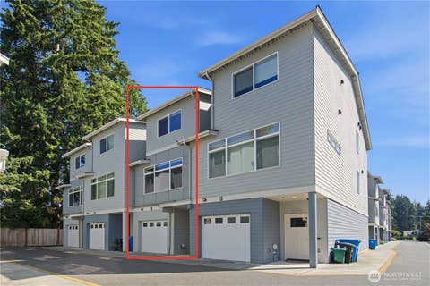 Photo of 2328 N 185TH ST #B, Shoreline, WA 98133 (MLS # 2566197)