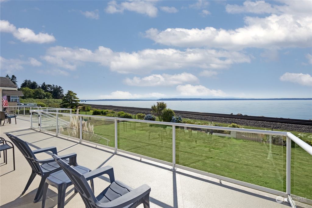 Photo of 703 Driftwood Lane, Edmonds, WA 98020 (MLS # 2138118)