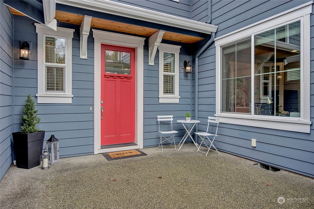 Photo of 11036 E Riverside Drive, Bothell, WA 98011 (MLS # 2195911)