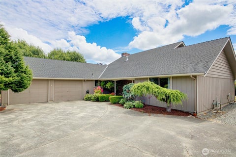 Photo of 16958 Obstruction Drive, Burlington, WA 98233 (MLS # 2561107)