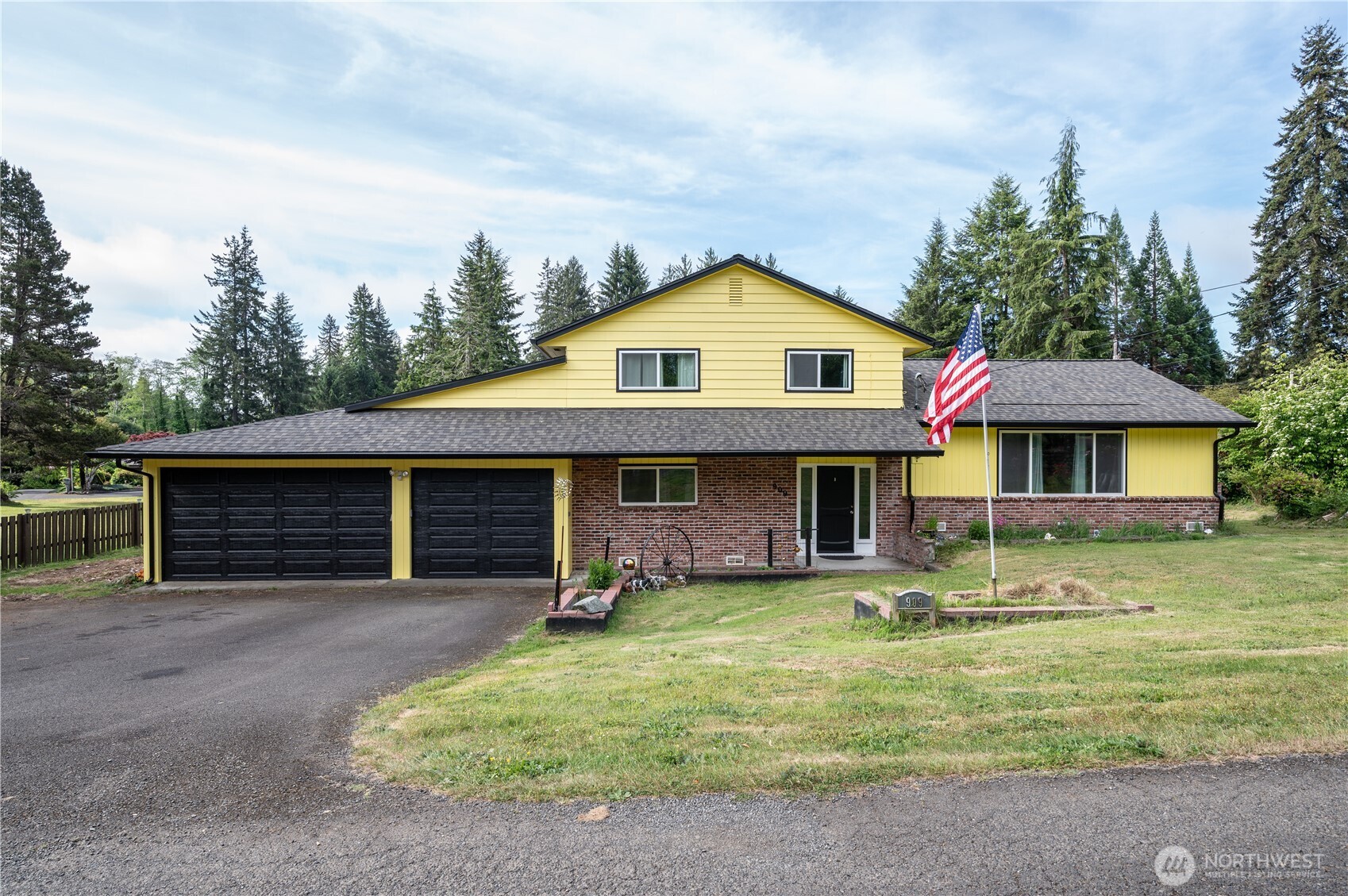 909 Fairway Lane