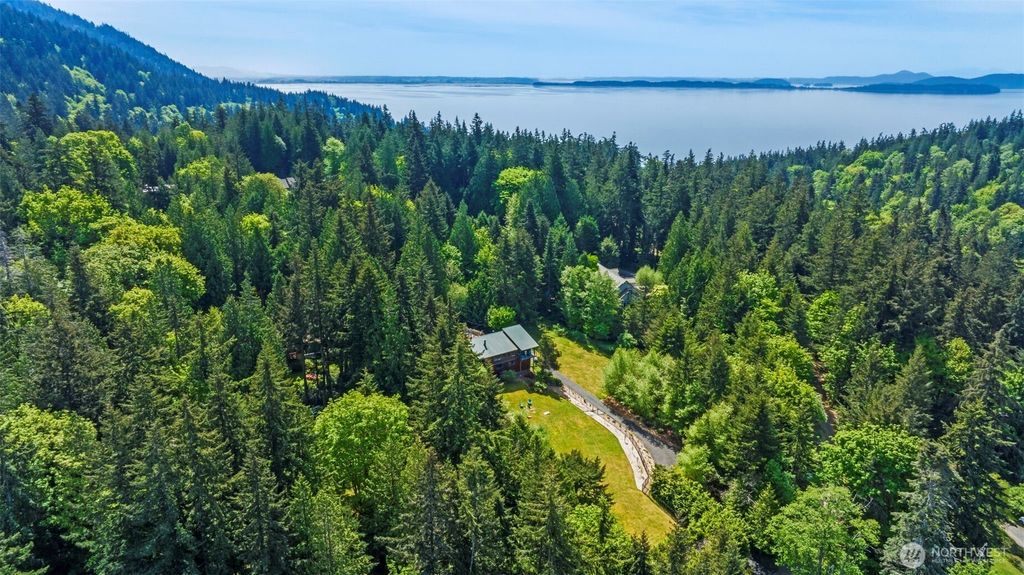 Photo of 532 whitecap Road, Bellingham, WA 98229 (MLS # 2504303)