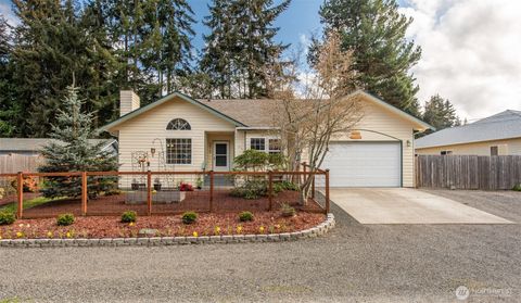 Photo of 2010 Westview Dr Dr, Port Angeles, WA 98363 (MLS # 2509536)