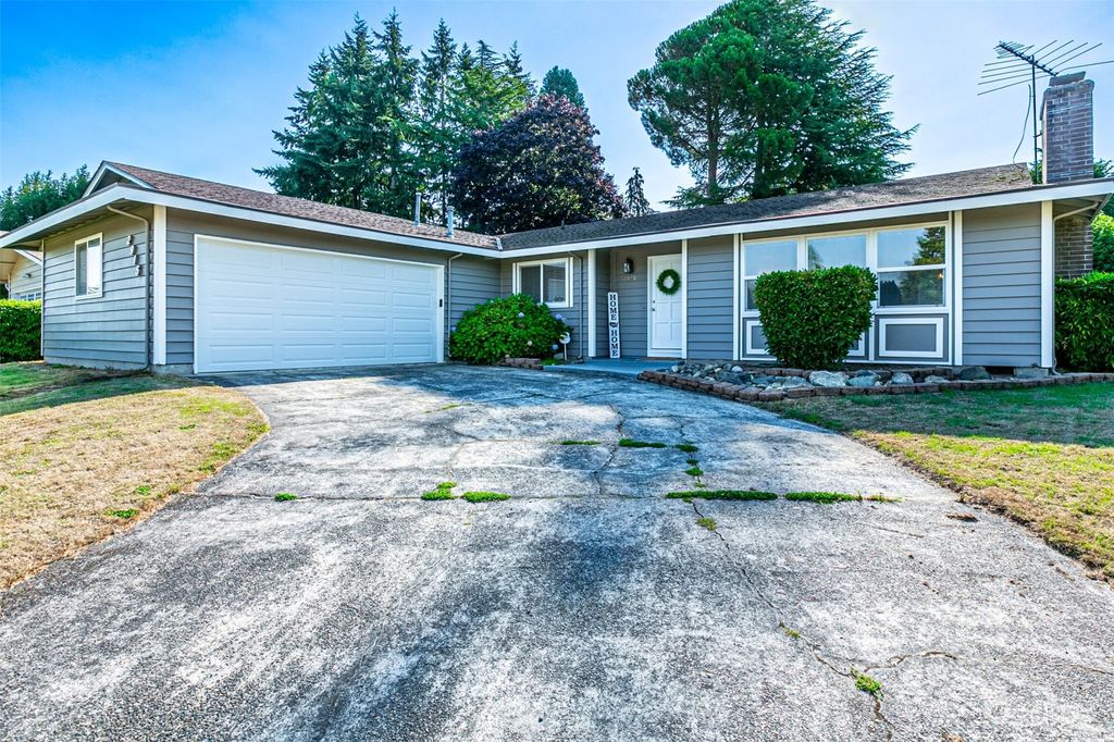 Photo of 2915 SW 314th Street, Federal Way, WA 98023 (MLS # 2287583)