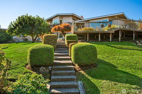 Photo of 1405 Rolling Hills Terrace NW, Olympia, WA 98502 (MLS # 2478501)