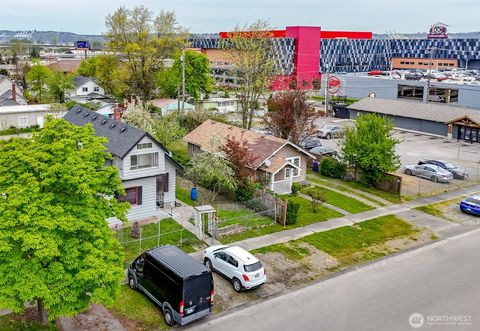 Photo of 1437 E 30th Street, Tacoma, WA 98404 (MLS # 2511198)