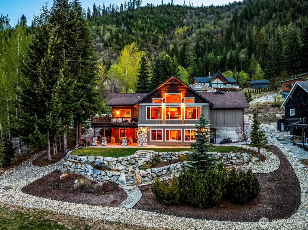 Photo of 20672 Miracle Mile Lk, Leavenworth, WA 98826 (MLS # 2510952)