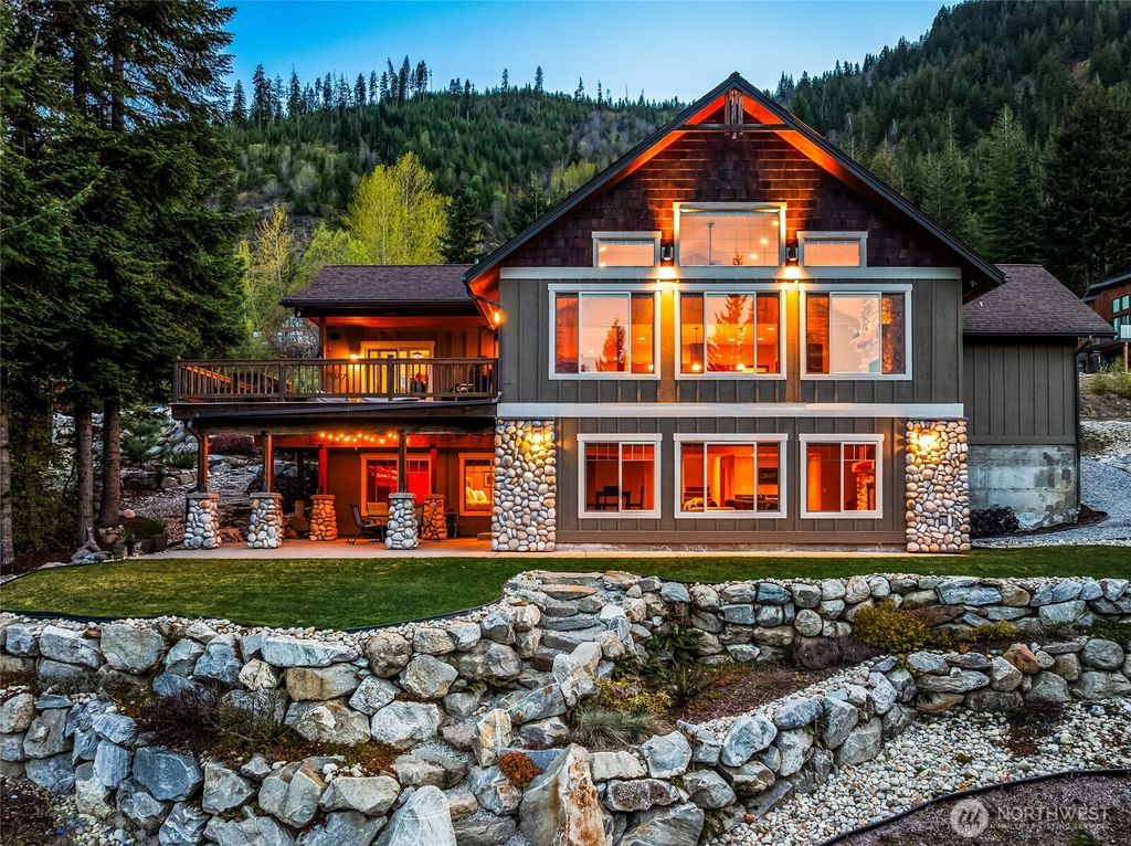 Photo of 20672 Miracle Mile Lk, Leavenworth, WA 98826 (MLS # 2510952)