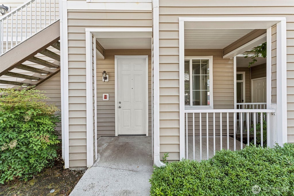Photo of 10015 186th Place E #109, Puyallup, WA 98375 (MLS # 2554956)