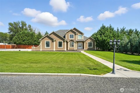 Photo of 6795 NE D.8 Road, Moses Lake, WA 98837 (MLS # 2468668)