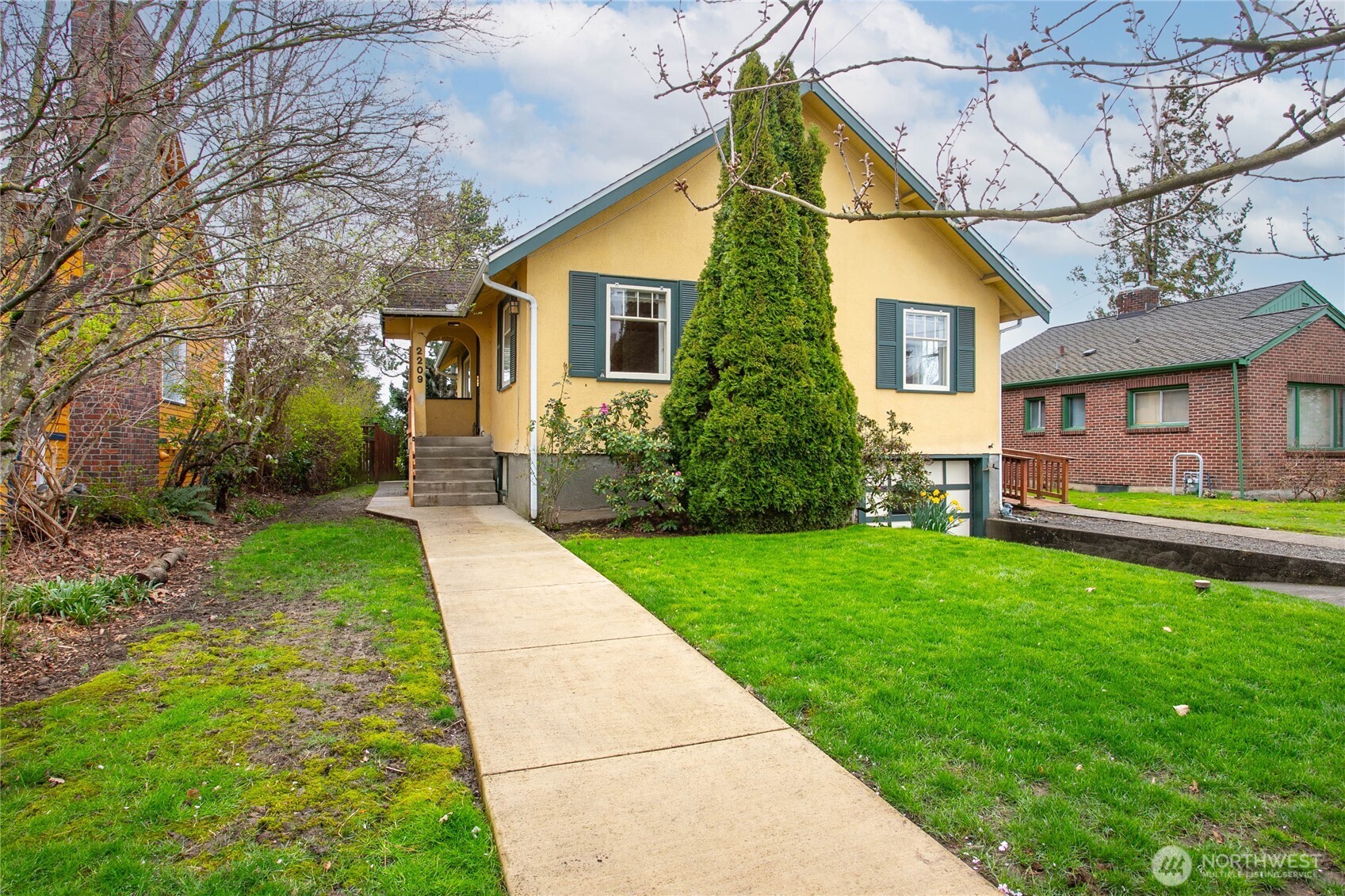 2209 Eldridge Avenue