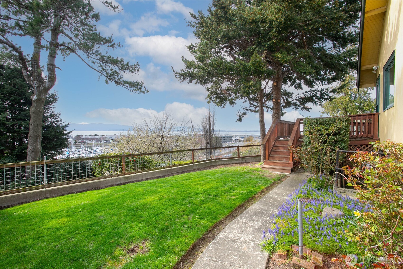 2209 Eldridge Avenue