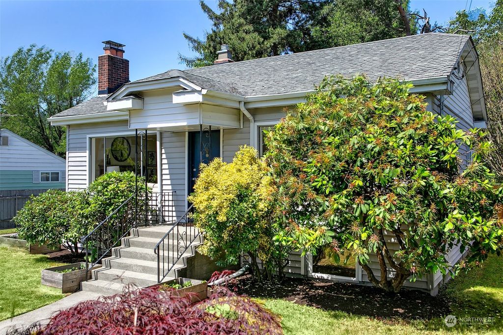 Photo of 720 N 91st Street, Seattle, WA 98103 (MLS # 2251465)