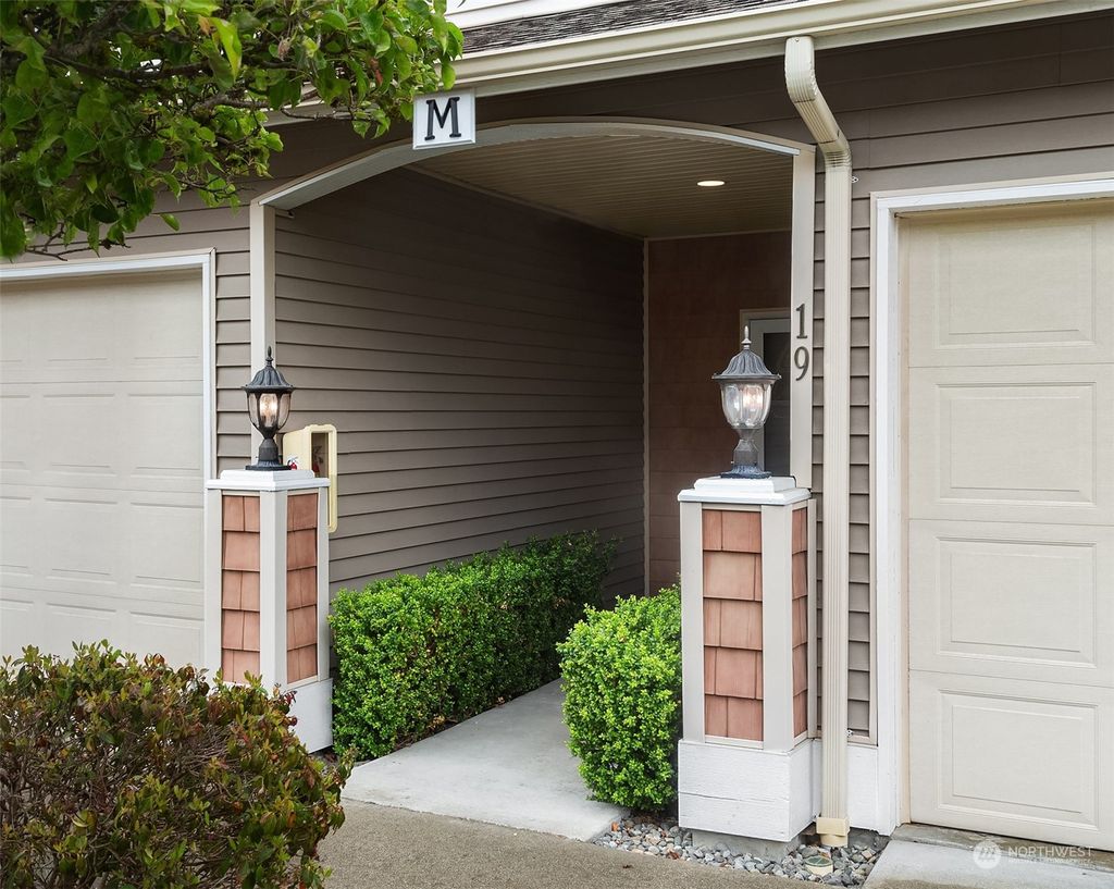 Photo of 15405 35th Avenue W #M19, Lynnwood, WA 98087 (MLS # 2238846)