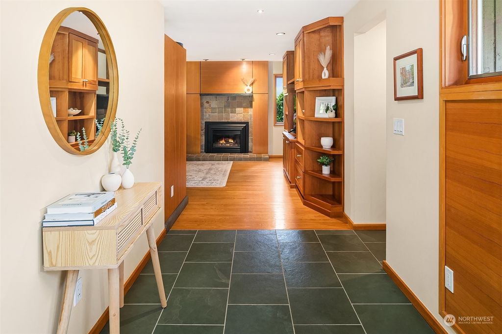 Photo of 8370 SE 61st Street, Mercer Island, WA 98040 (MLS # 2067818)