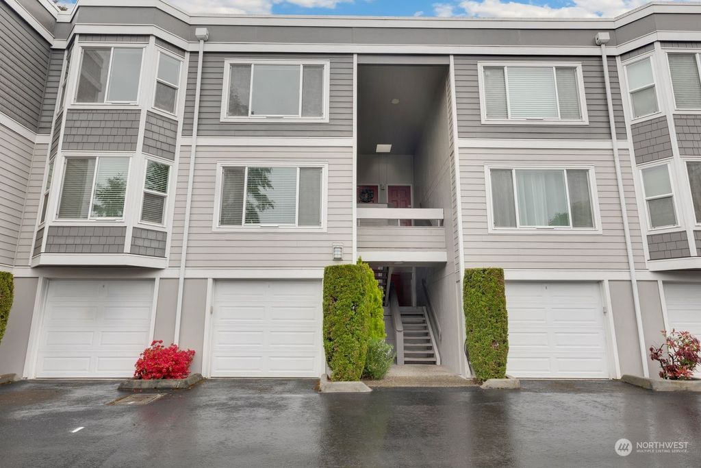 Photo of 4204 Factoria Boulevard SE #E11, Bellevue, WA 98006 (MLS # 2229116)
