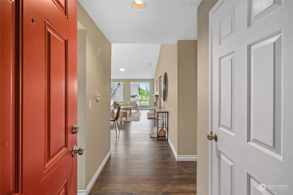 Photo of 15175 Sunwood Boulevard #DD31, Tukwila, WA 98188 (MLS # 2068426)