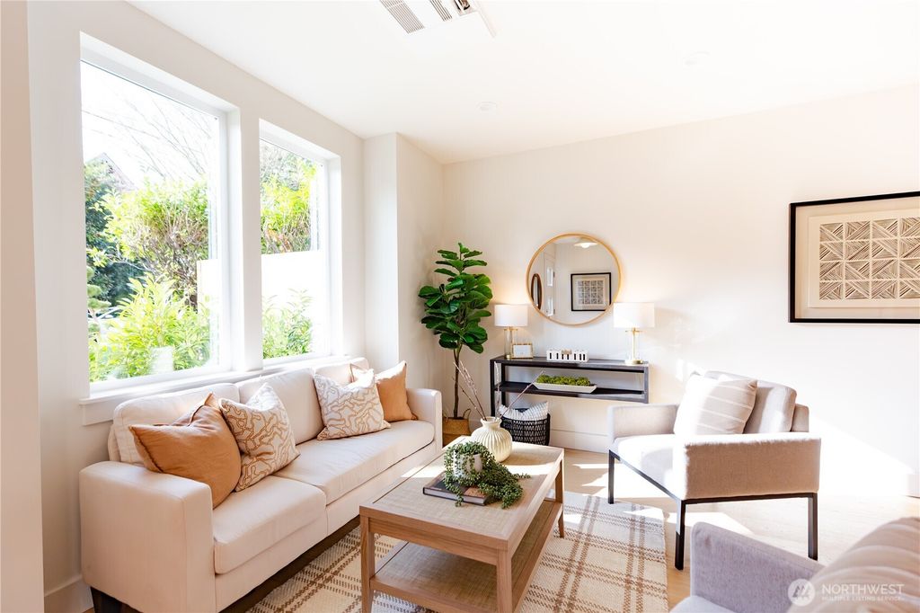 Photo of 1530 25th Avenue, Seattle, WA 98122 (MLS # 2503088)