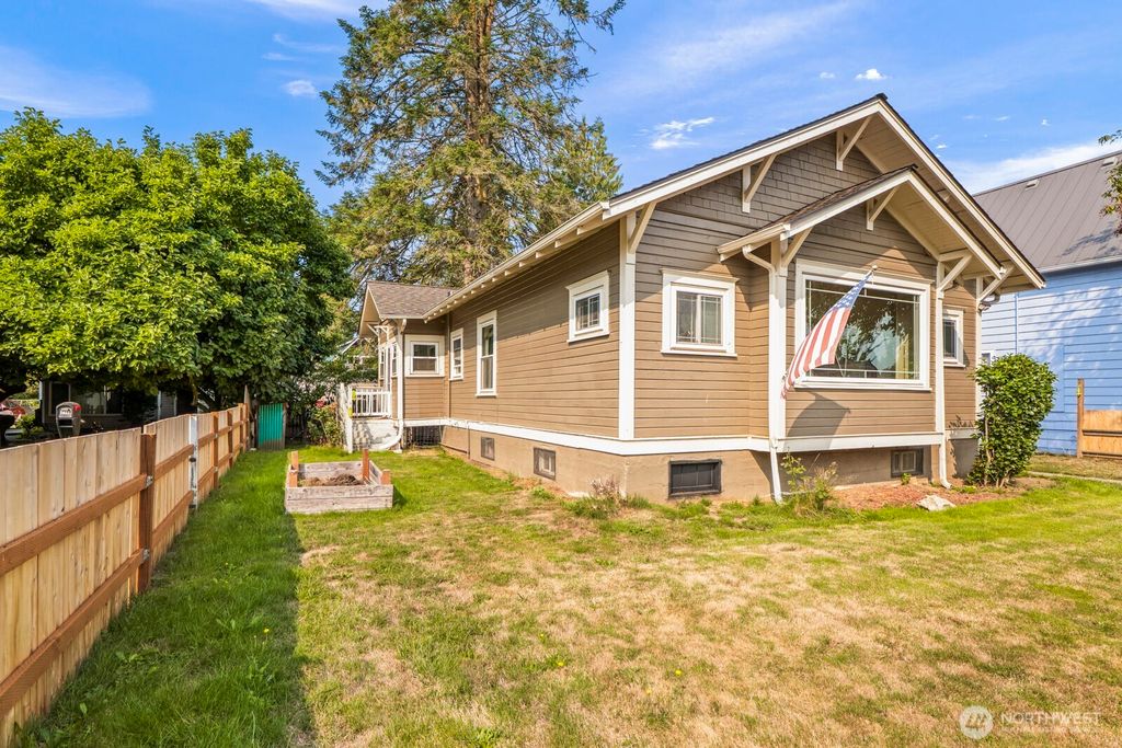 Photo of 216 S Blakely Street, Monroe, WA 98272 (MLS # 2431372)