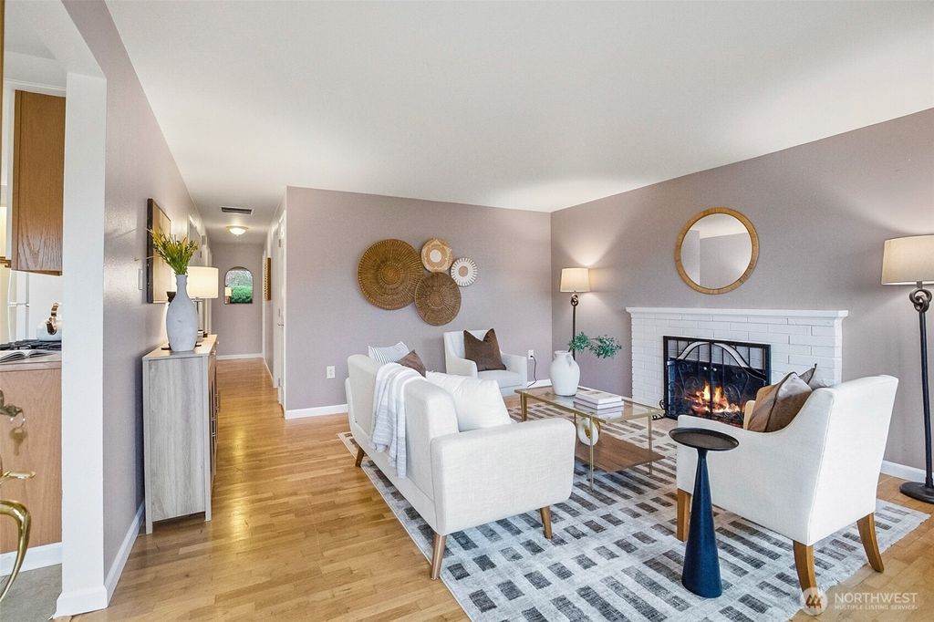 Photo of 17630 Larch Way, Lynnwood, WA 98037 (MLS # 2493492)