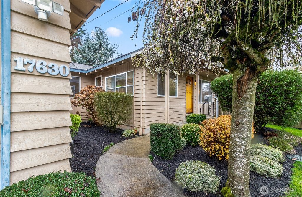 Photo of 17630 Larch Way, Lynnwood, WA 98037 (MLS # 2493492)