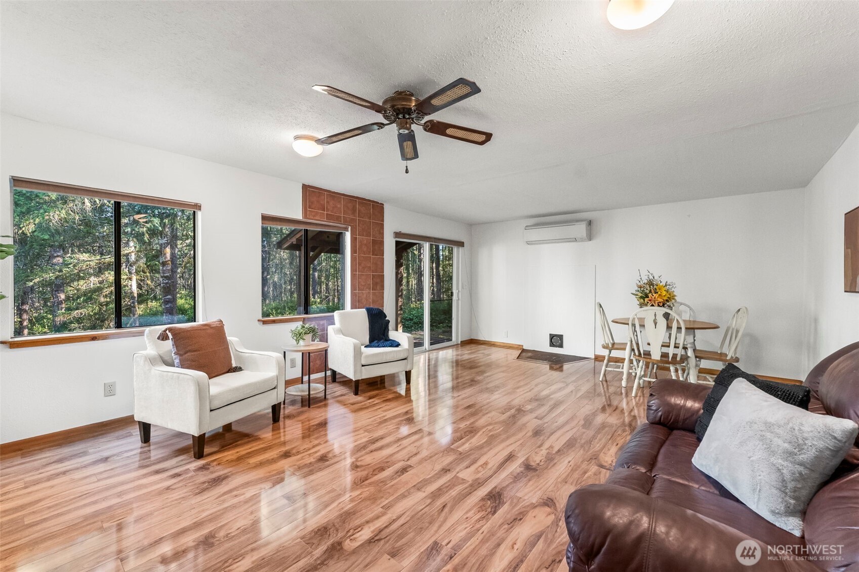 150 NE Smithy Forge Lane