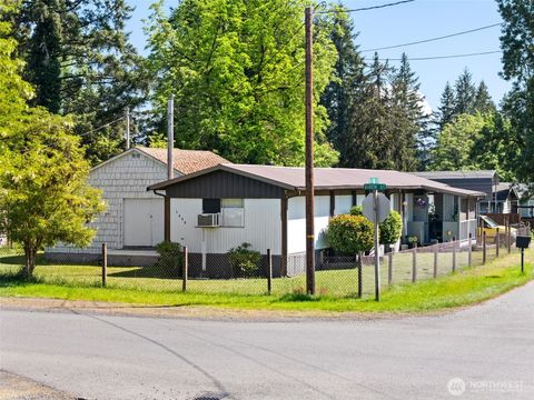 Photo of 1239 W Birch Street, Shelton, WA 98584 (MLS # 2528878)