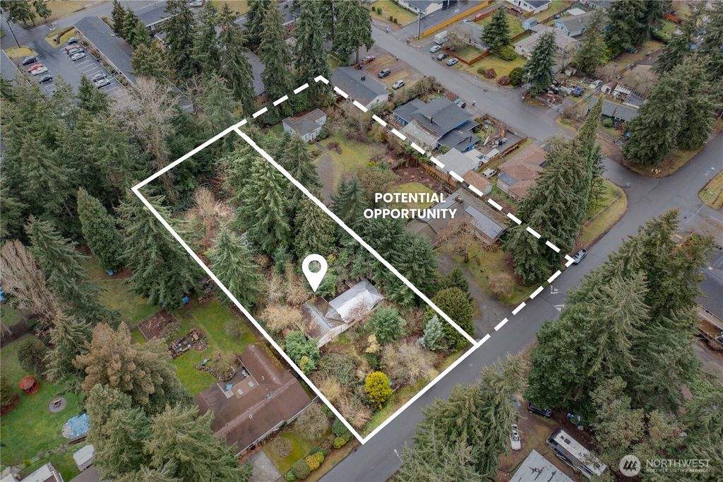 Photo of 31021 20th Avenue S, Federal Way, WA 98003 (MLS # 2513002)