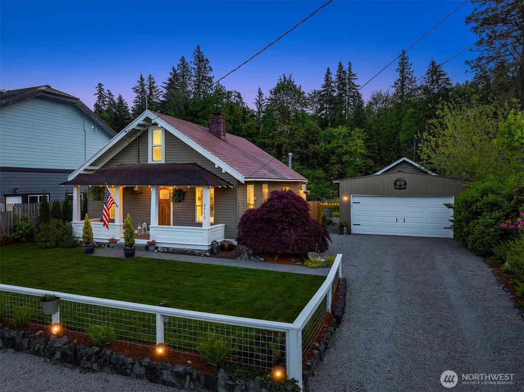 Photo of 8519 381st Place SE, Snoqualmie, WA 98065 (MLS # 2383027)