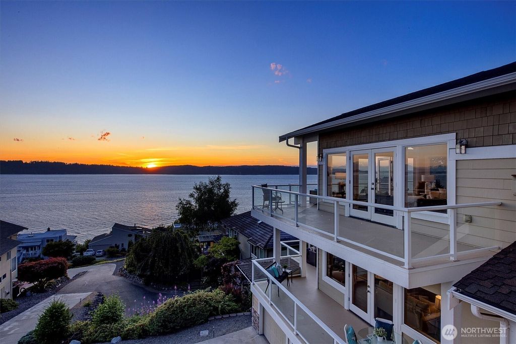 Photo of 10123 Marine View Drive, Mukilteo, WA 98275 (MLS # 2364005)
