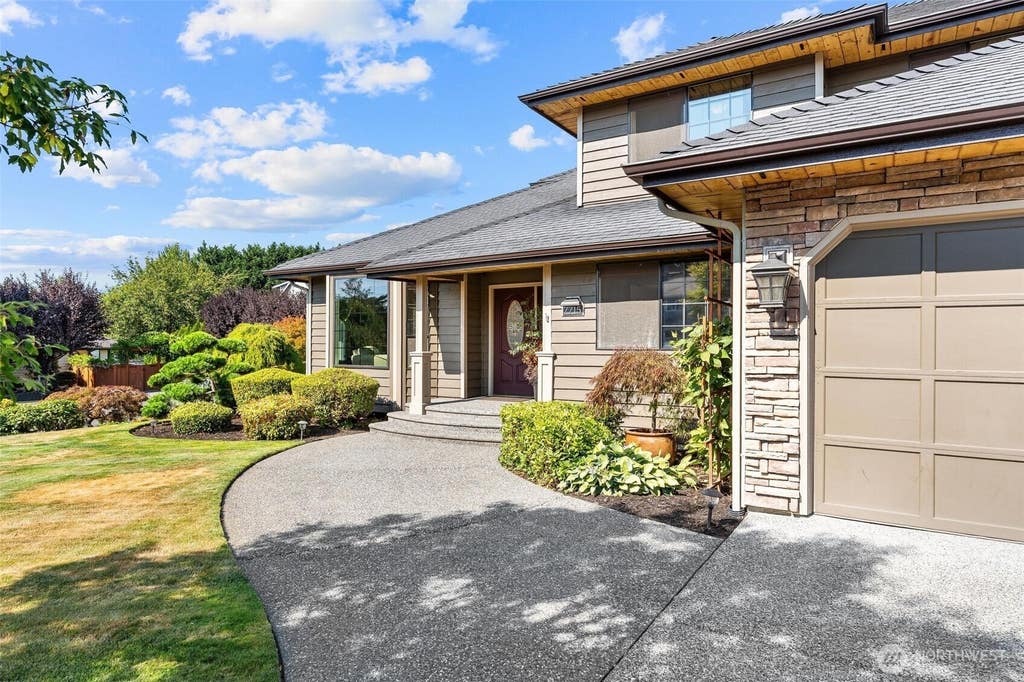 Photo of 7715 77th Avenue NE, Marysville, WA 98270 (MLS # 2569394)