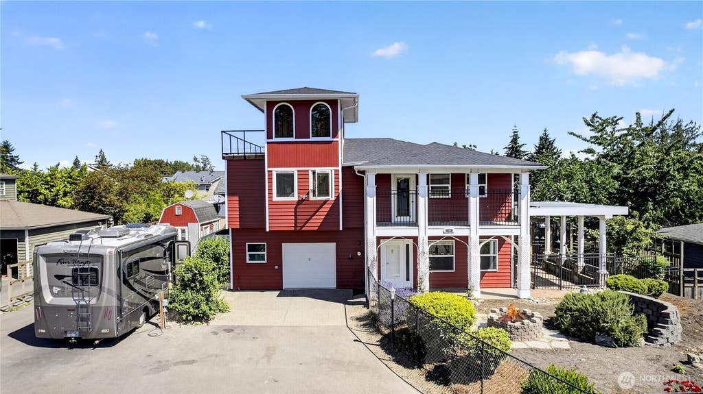 Photo of 13043 40th Ave S AVE, Tukwila, WA 98168 (MLS # 2553224)