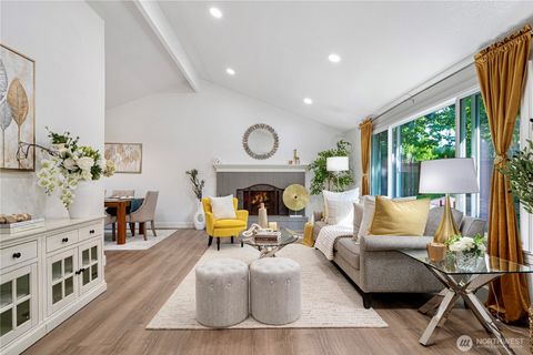 Photo of 11527 NE 113th Place, Kirkland, WA 98033 (MLS # 2504387)