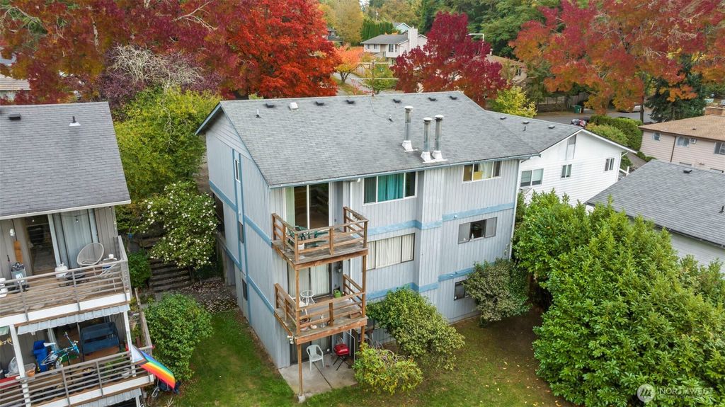 Photo of 13215 35th Avenue NE, Seattle, WA 98125 (MLS # 2448704)