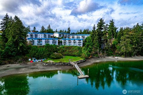 Photo of 924 Shorewood Drive #C25, Bremerton, WA 98312 (MLS # 2541375)