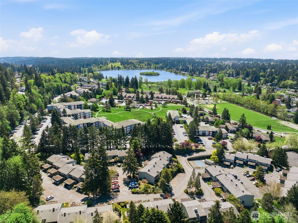 Photo of 22711 Lakeview Drive #C6, Mountlake Terrace, WA 98043 (MLS # 2517623)