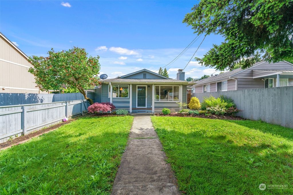 Photo of 8539 S 121st Street, Seattle, WA 98178 (MLS # 2177550)