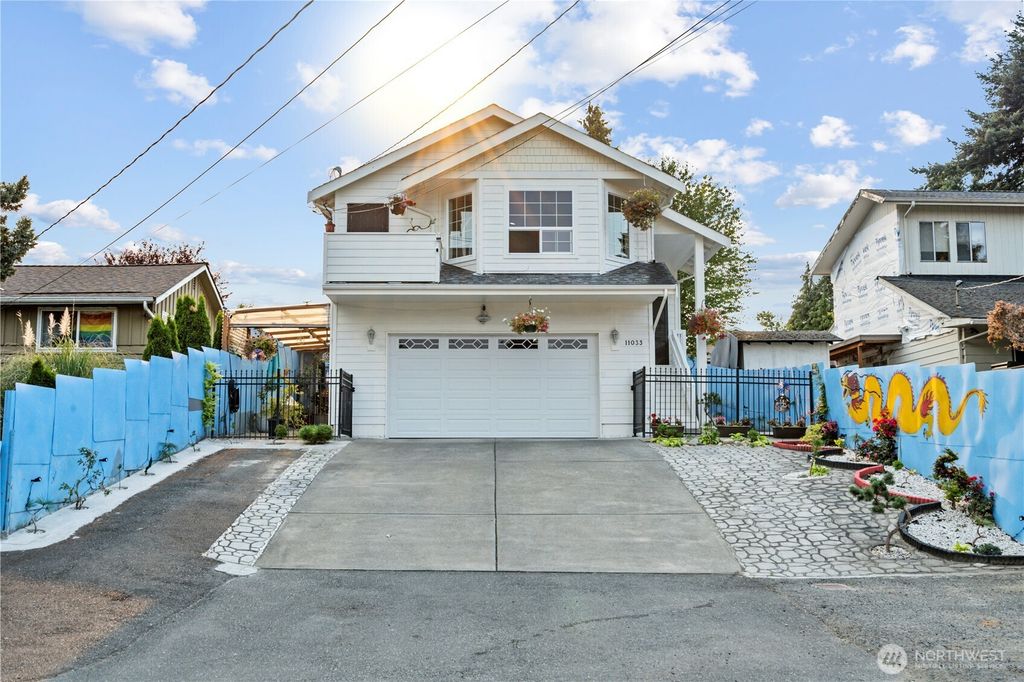 Photo of 11033 18th Avenue SW, Seattle, WA 98146 (MLS # 2421740)