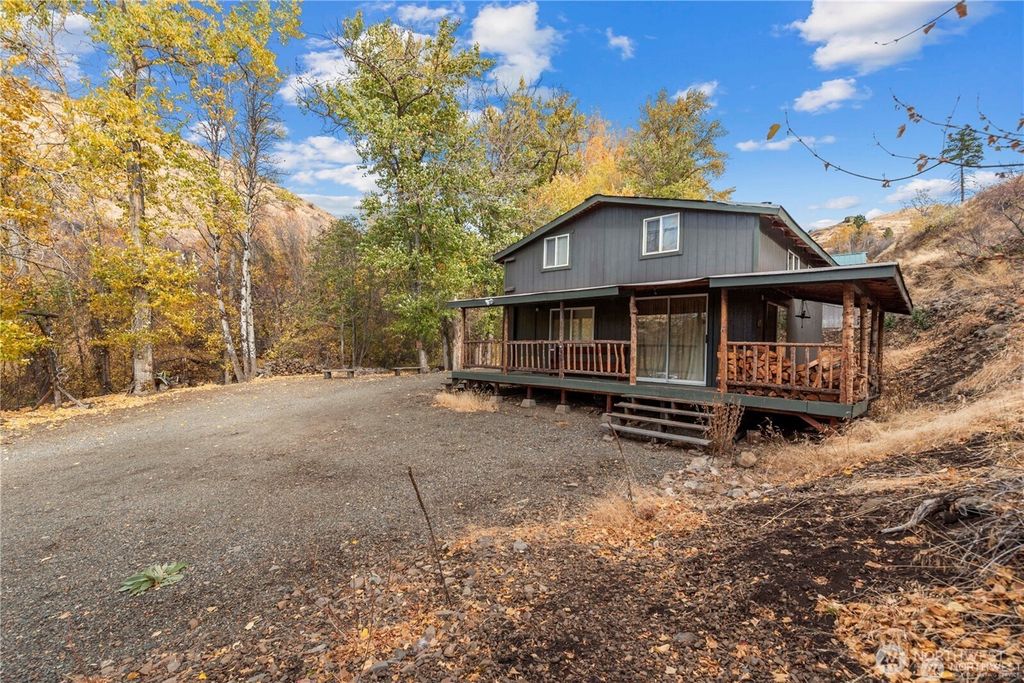 Photo of 9391 Robbins Road, Ellensburg, WA 98926 (MLS # 2480457)