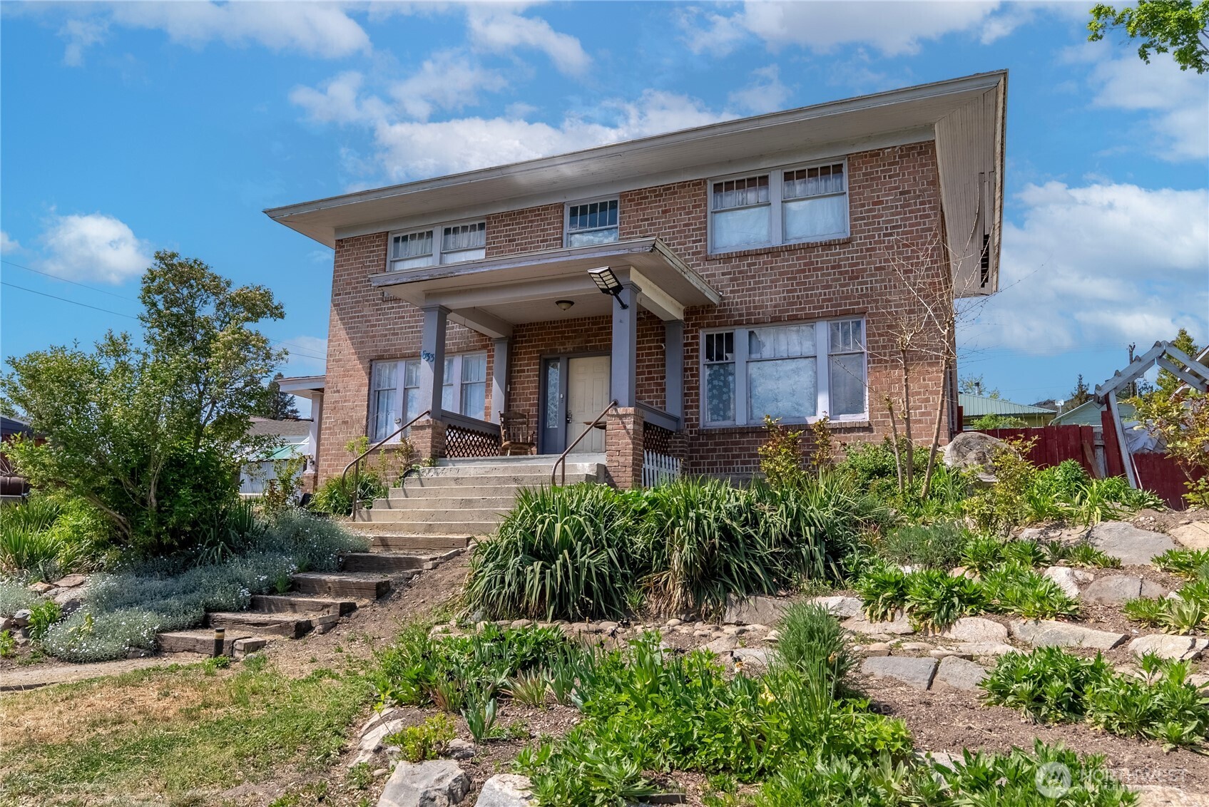 633 N 3rd Avenue