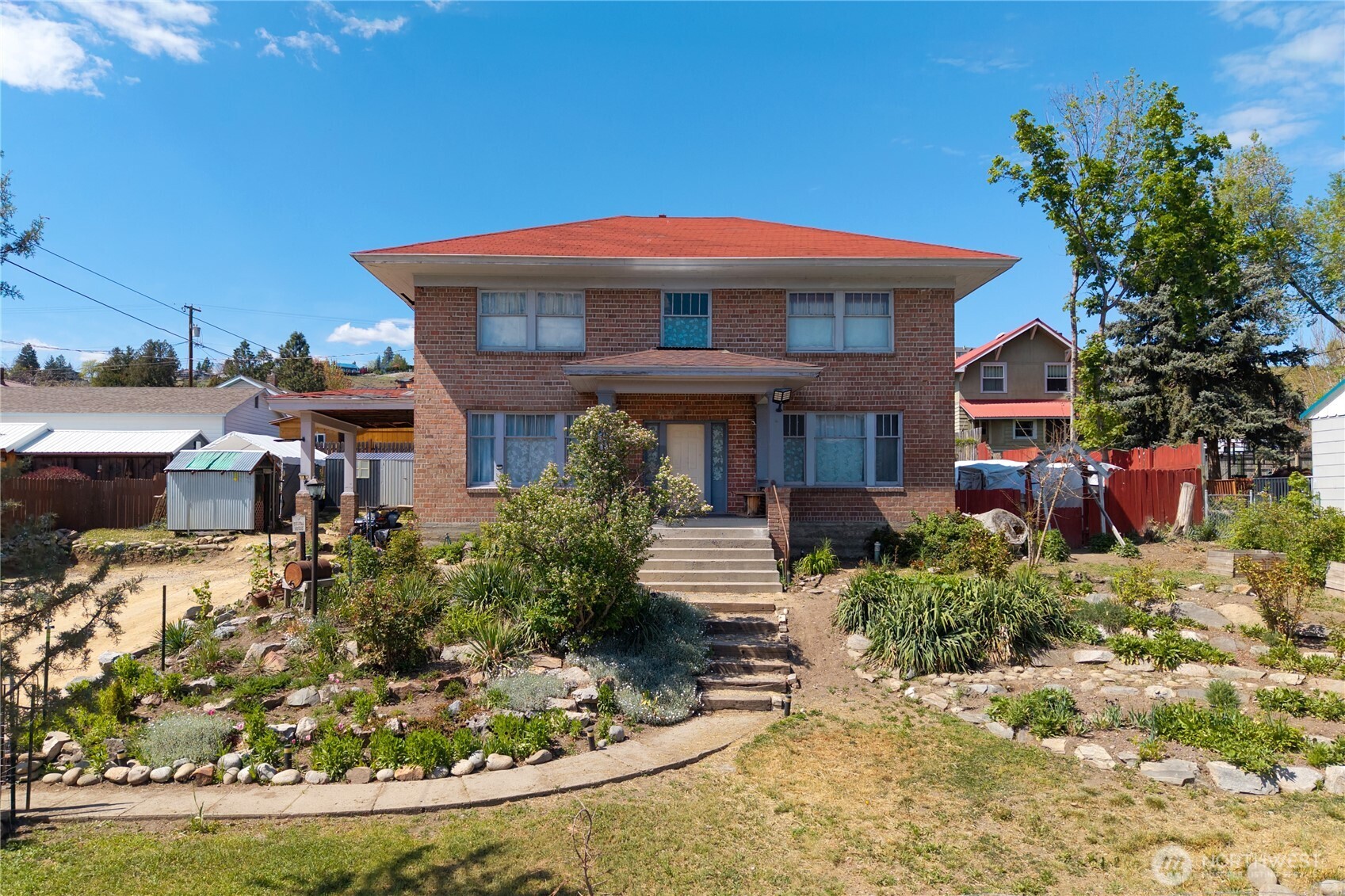633 N 3rd Avenue