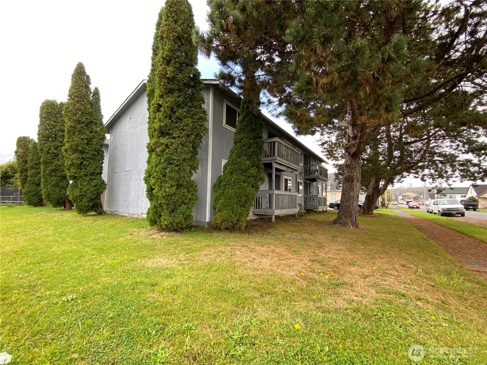 900 W Heron Street