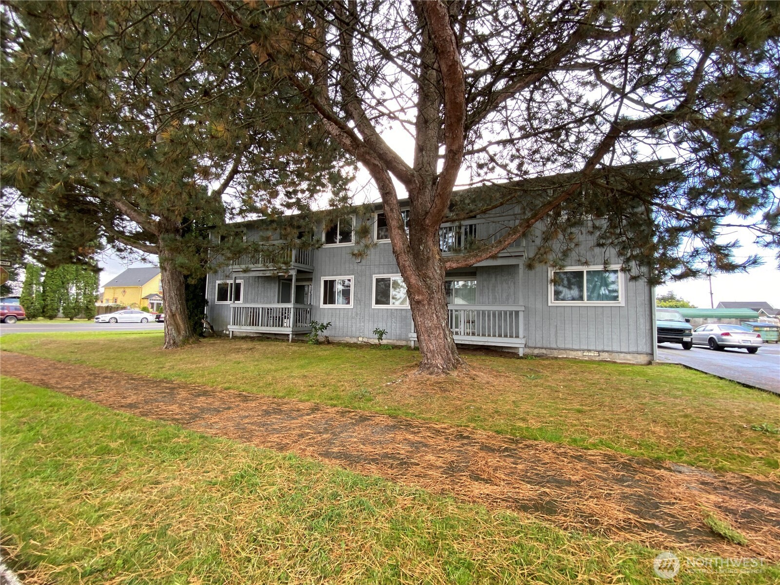 900 W Heron Street