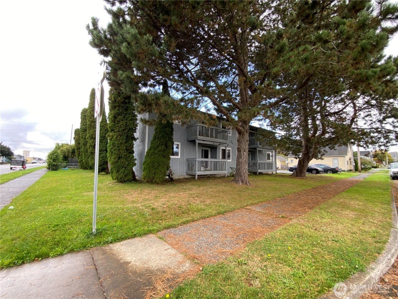 900 W Heron Street
