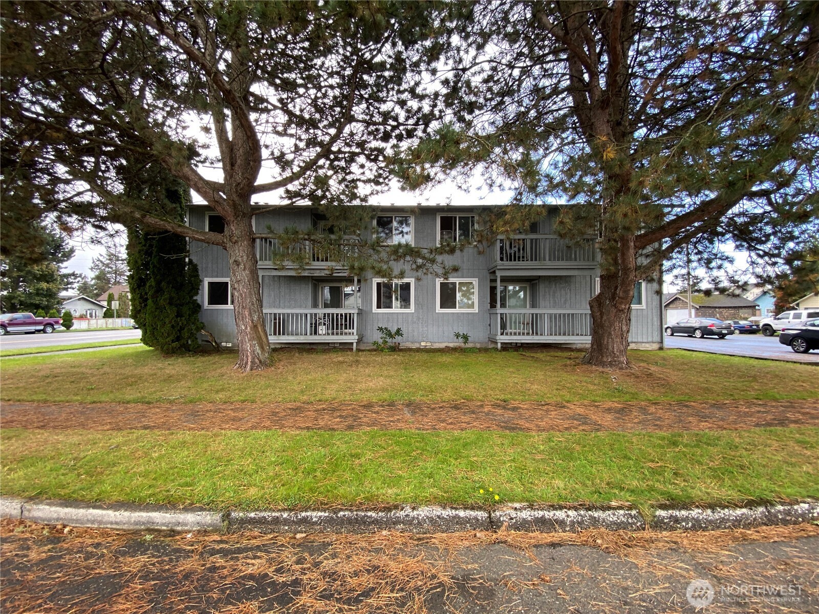 900 W Heron Street