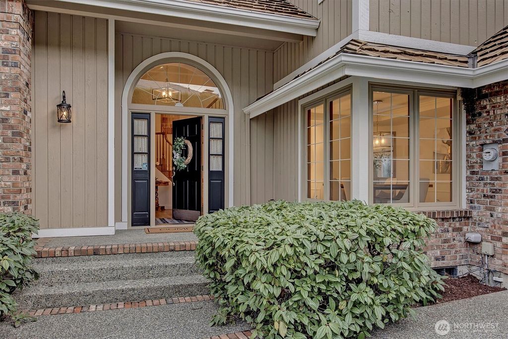 Photo of 17651 SE 45th Place, Bellevue, WA 98006 (MLS # 2345099)
