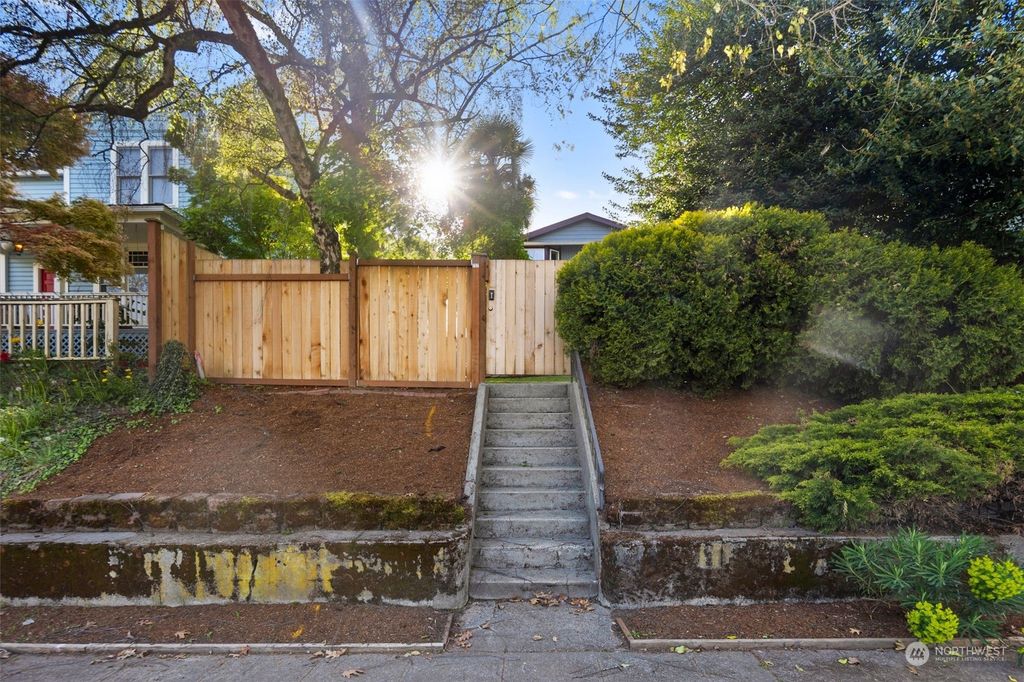 Photo of 707 22nd Avenue, Seattle, WA 98122 (MLS # 2248689)